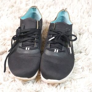 Adidas Cloud Foam Sneakers